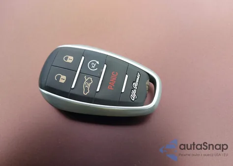 2019 Alfa Romeo Giulia Awd из США, поврежденный, VIN ZARFANAN4K7614029